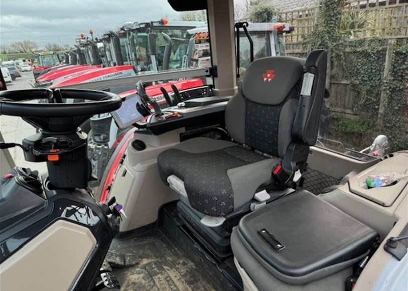 Massey Ferguson 8S.205EFDE Tractor