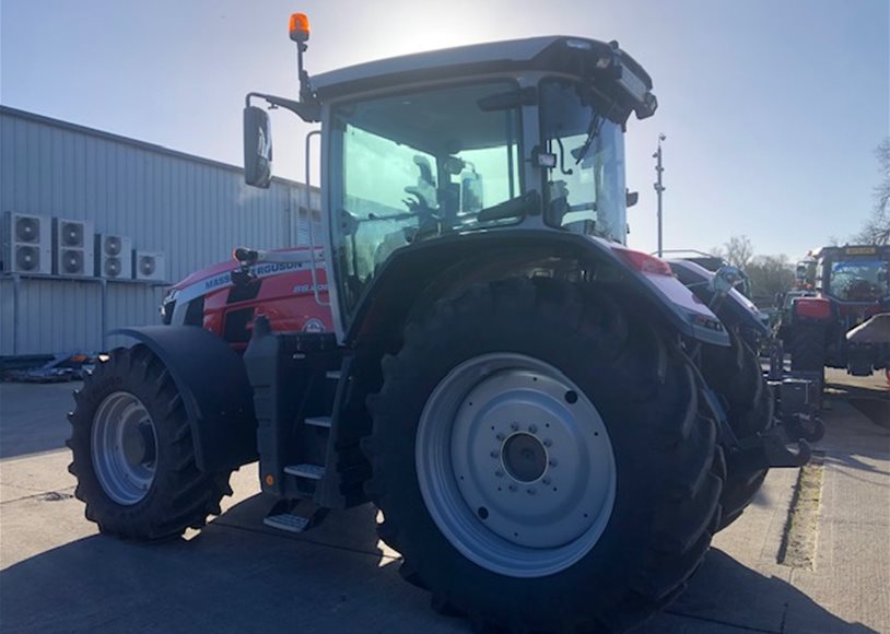 Massey Ferguson 8S.205EFD7 Tractor