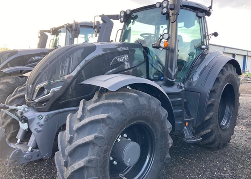 Valtra T235D Tractor