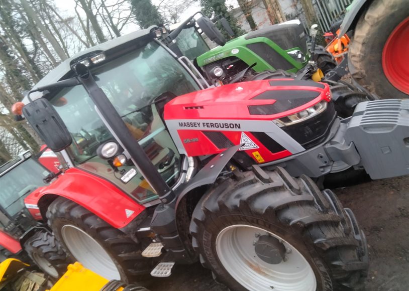 Massey Ferguson 5S.125EFD4 Tractor