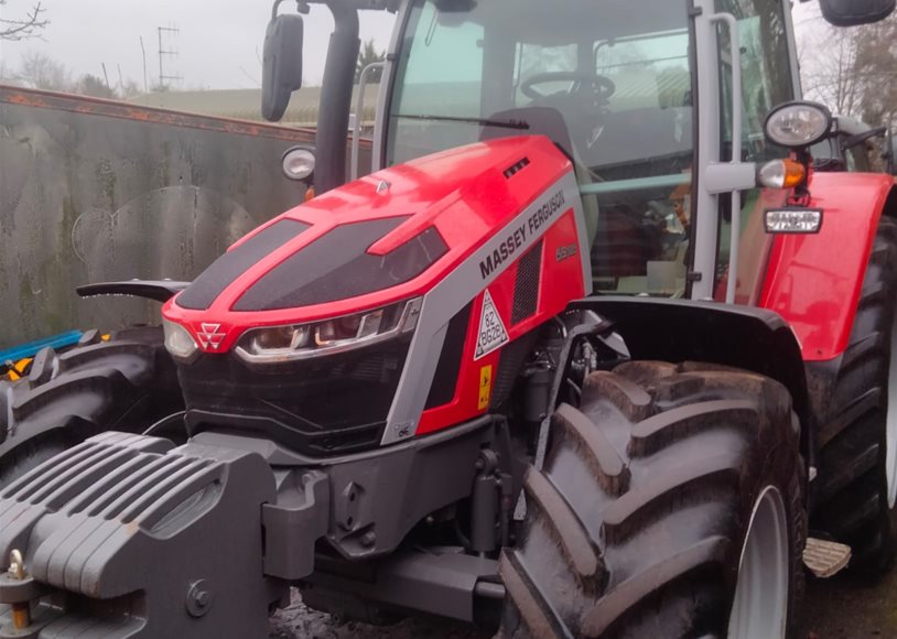 Massey Ferguson 5S.125EFD4 Tractor