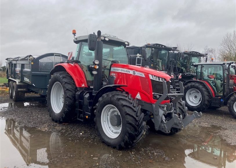 Massey Ferguson 7720EFDV Tractor