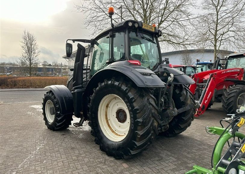 Valtra T174 Tractor