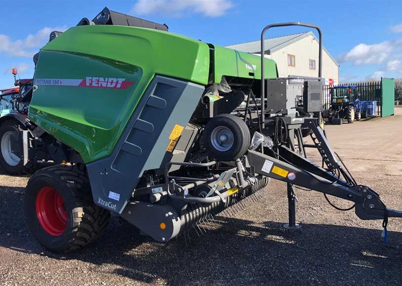 Fendt 160V Baler (Round)