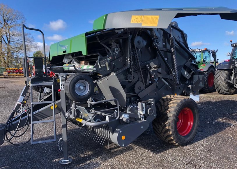 Fendt 160V Baler (Round)