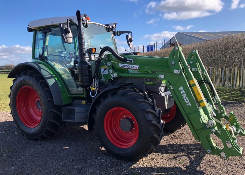 Fendt 211 Tractor