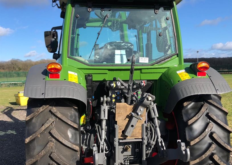 Fendt 211 Tractor