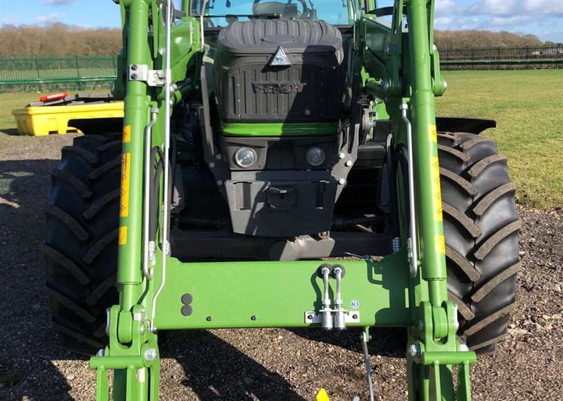 Fendt 211 Tractor