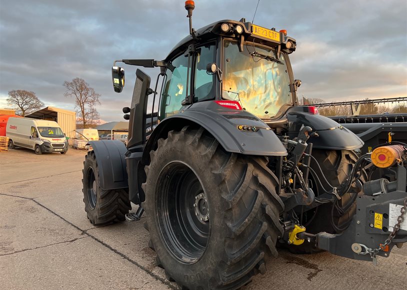 Valtra T235D Tractor