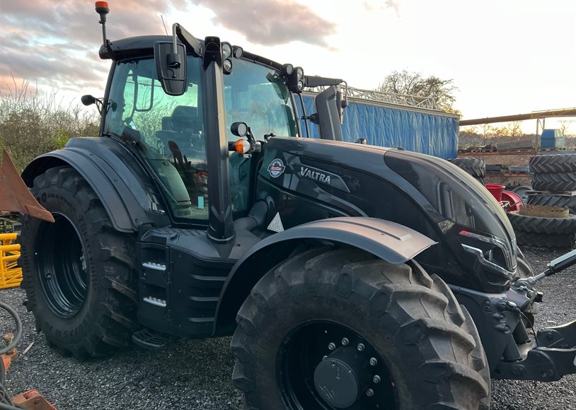 Valtra T235D Tractor