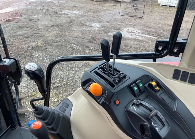 Massey Ferguson 4710M CAB Tractor