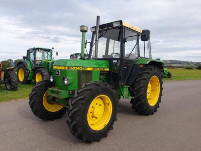 John Deere 2040