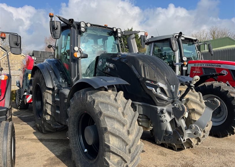 Valtra T235D Tractor