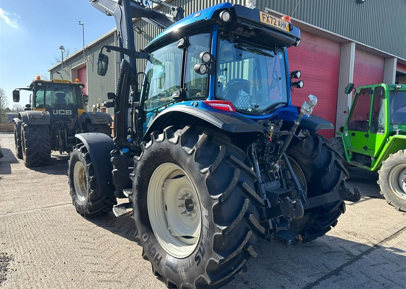 Valtra G125EA Tractor