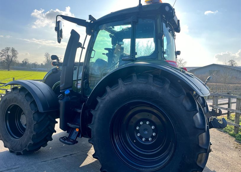 Valtra N175A Tractor