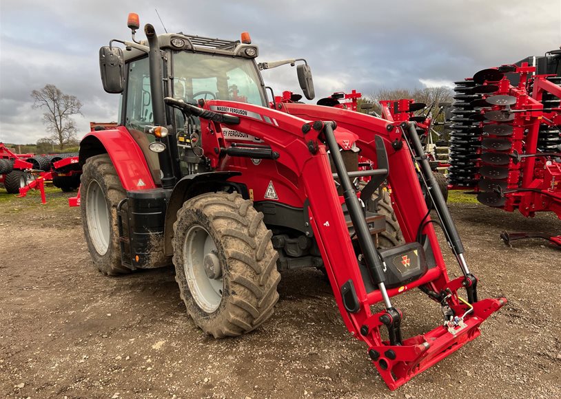 Massey Ferguson 6713SESD6 Tractor