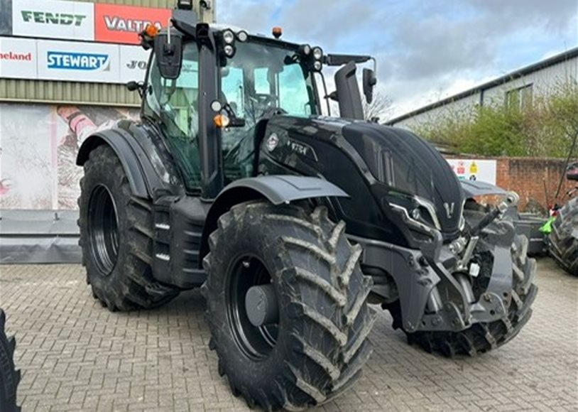 Valtra T235D Tractor