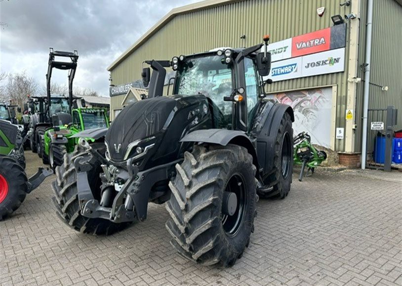 Valtra T235D Tractor