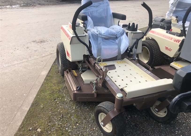 Grasshopper 124V-41 Ride On Mower