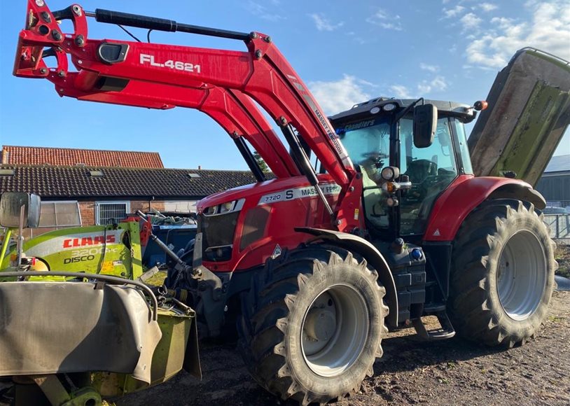 Massey Ferguson 7720SEFD6 Tractor