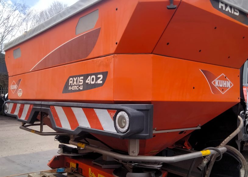 Kuhn AXIS40.2 Broadcaster