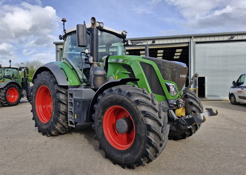 Fendt 828 Tractor