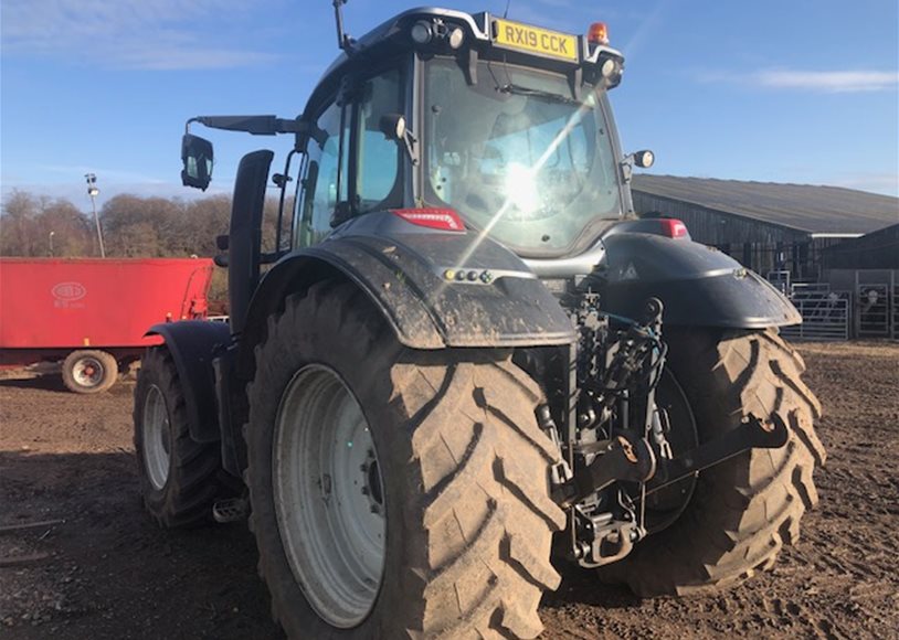 Valtra T214V Tractor