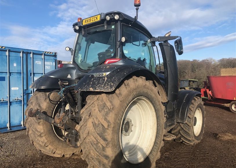 Valtra T214V Tractor