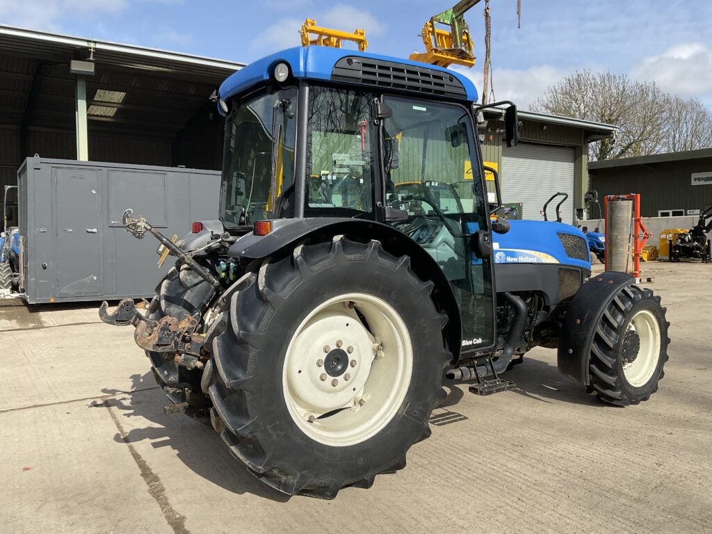 NEW HOLLAND T4050F