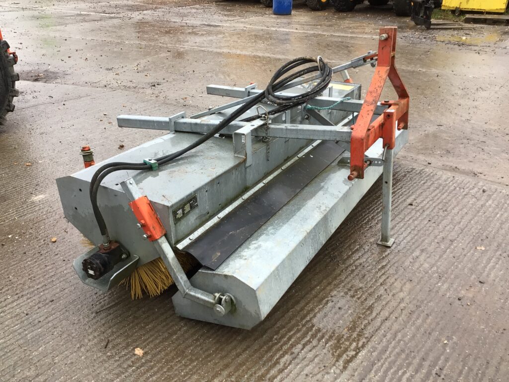 SUTON ECO230 ROAD SWEEPER