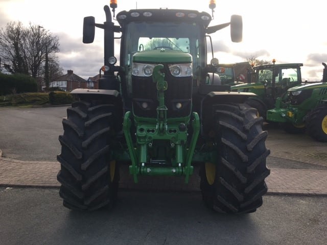 John Deere 6R 195