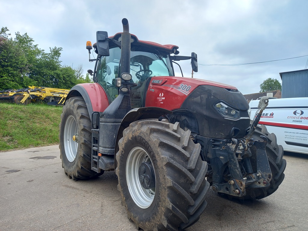 Case IH OPTUM 300CVX