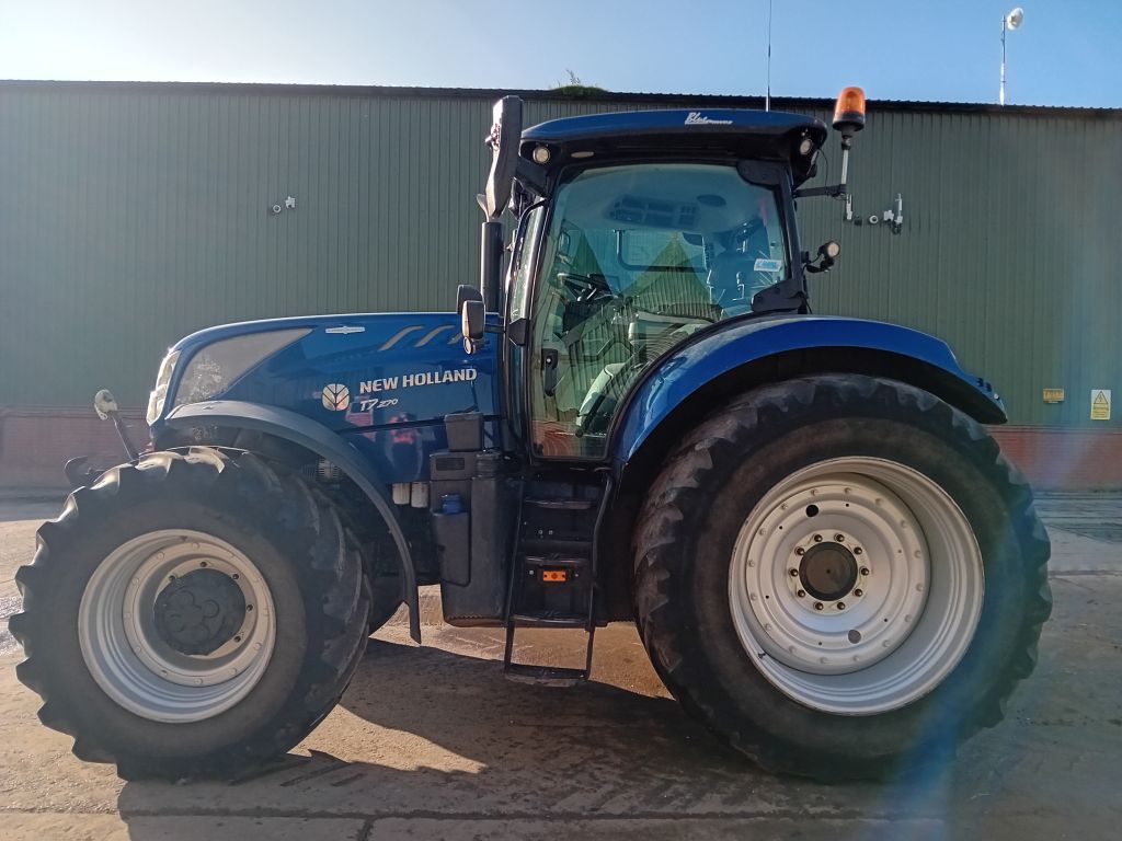 New Holland T7.270AC