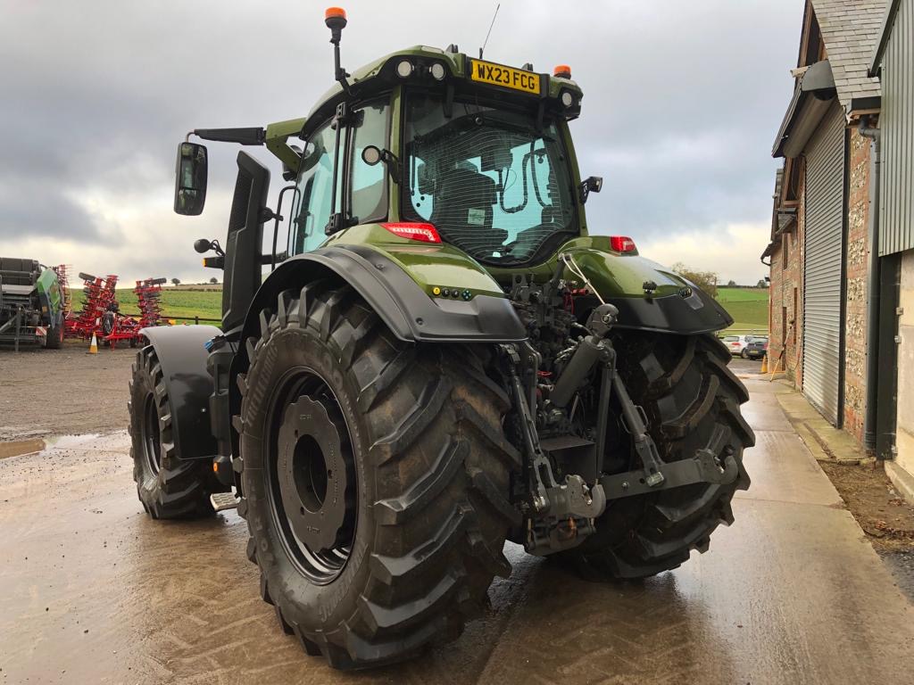 Valtra Q305