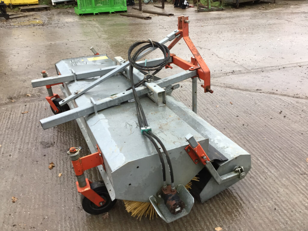 SUTON ECO230 ROAD SWEEPER