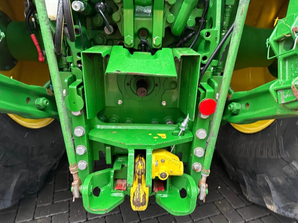 John Deere 7R330