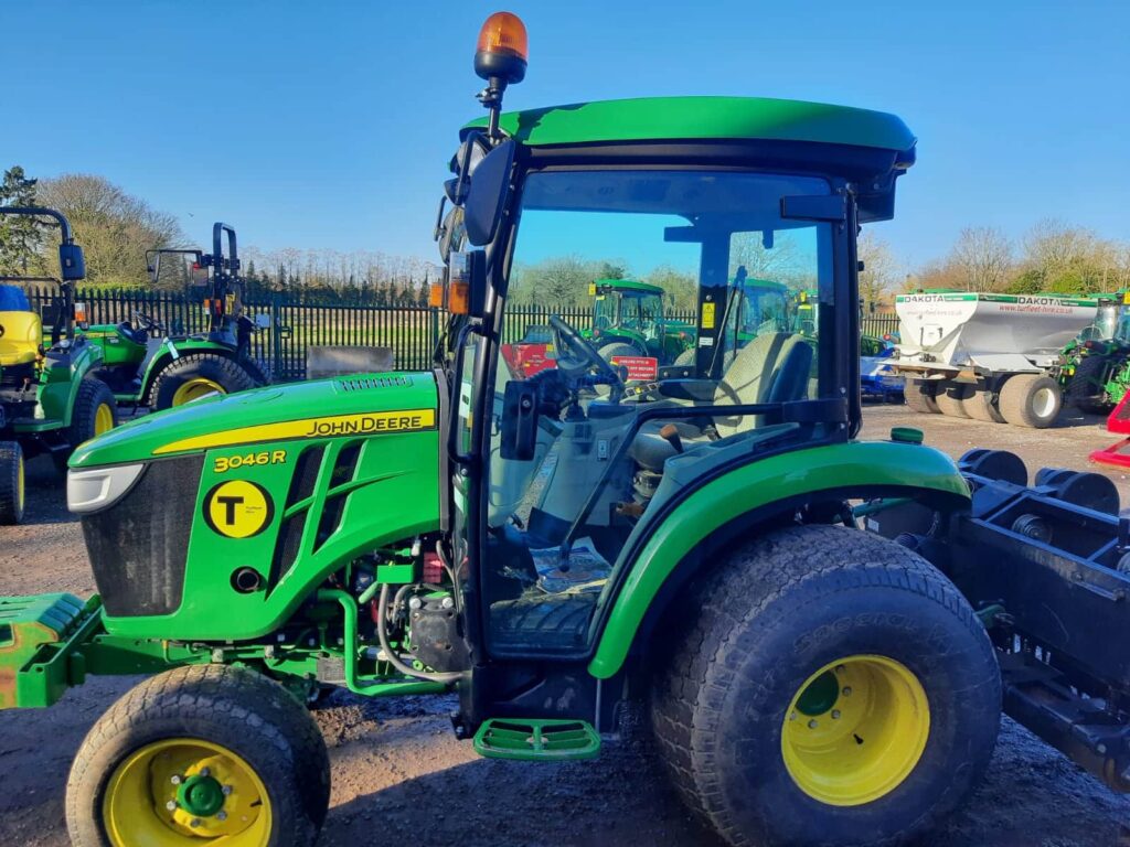 John Deere 3046R compact tractor