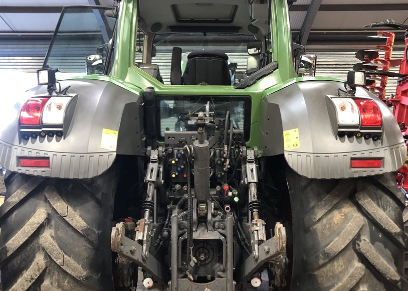 Fendt 828 Tractor