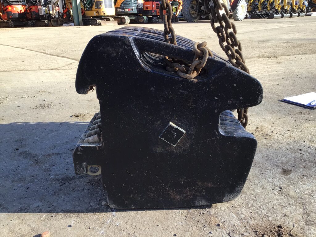 AGCO BLOCK WEIGHT