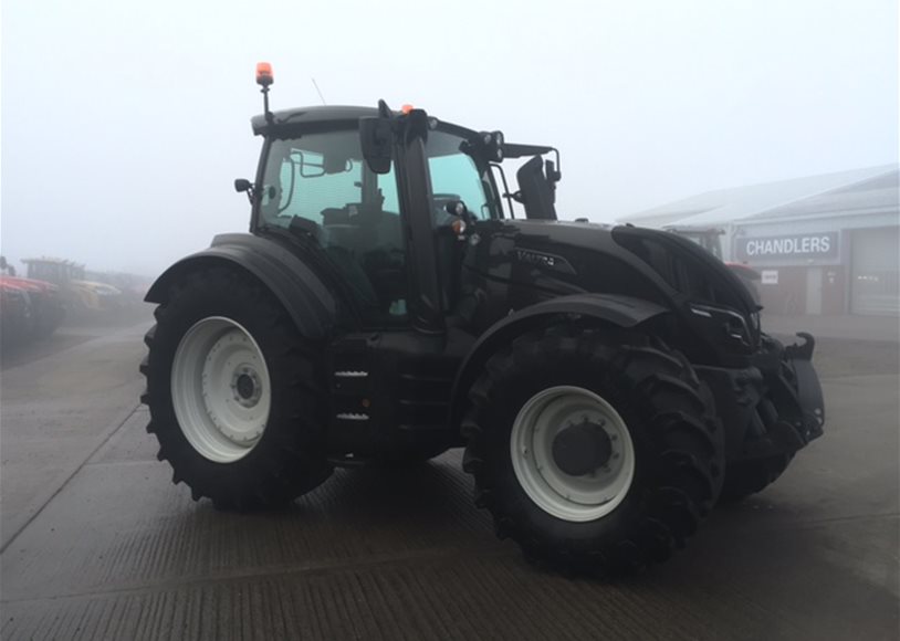 Valtra T214V ST Tractor