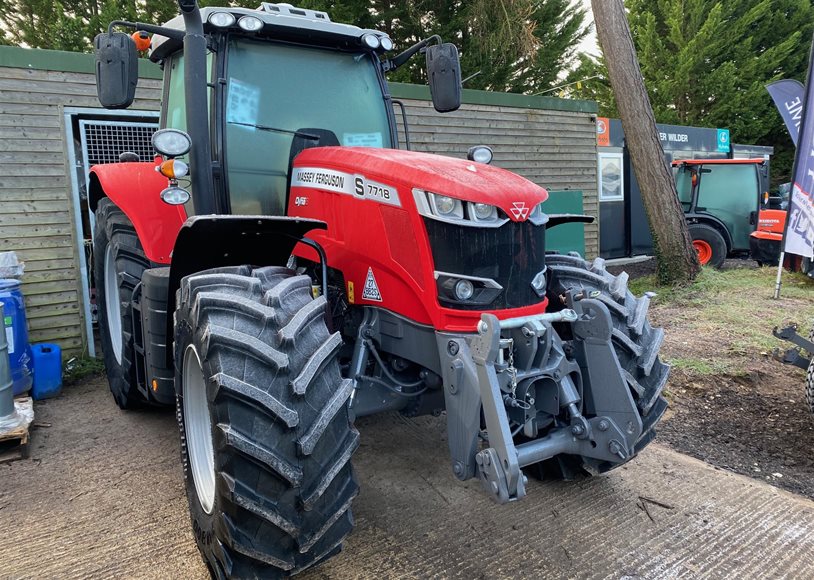 Massey Ferguson 7718SEXD6 Tractor