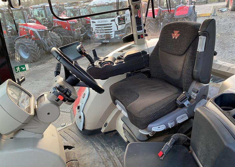 Massey Ferguson 8740SEXDV Tractor