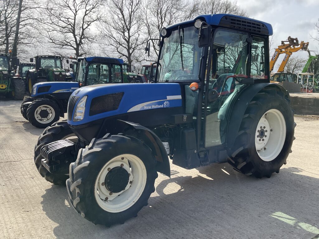 NEW HOLLAND T4050F