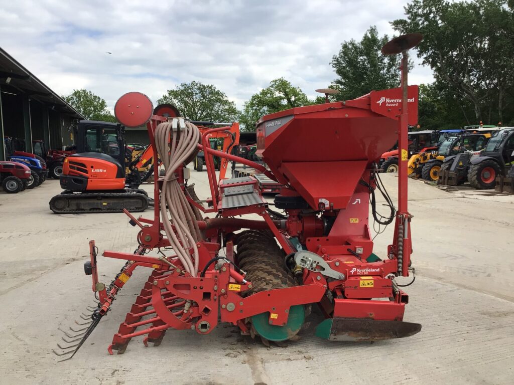 KVERNELAND ACCORD I DRILL COMBINATION