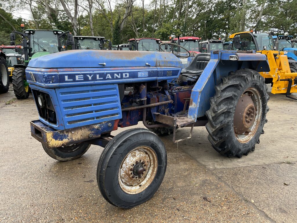 LEYLAND 253