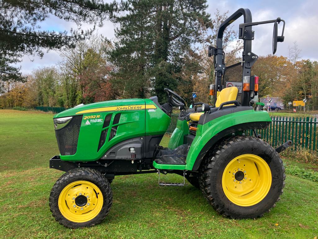 John Deere 2032R compact tractor