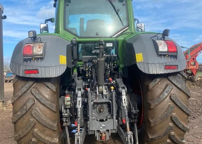 Fendt 828 Tractor