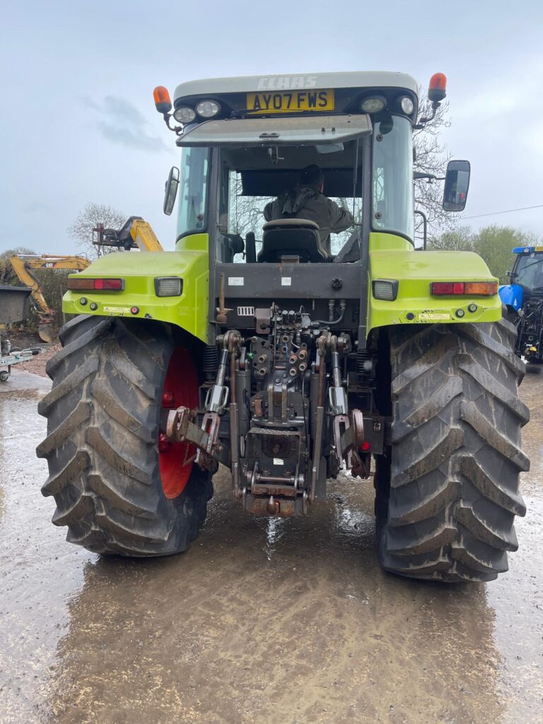 CLAAS 657 TRACTOR