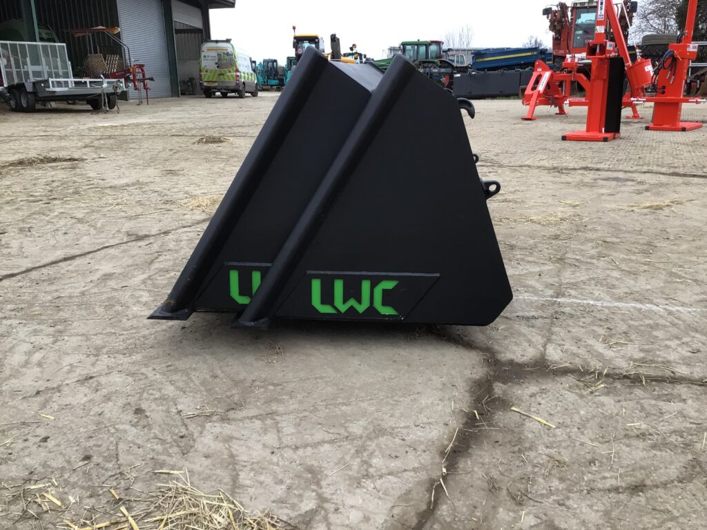 LWC 7FT BUCKET