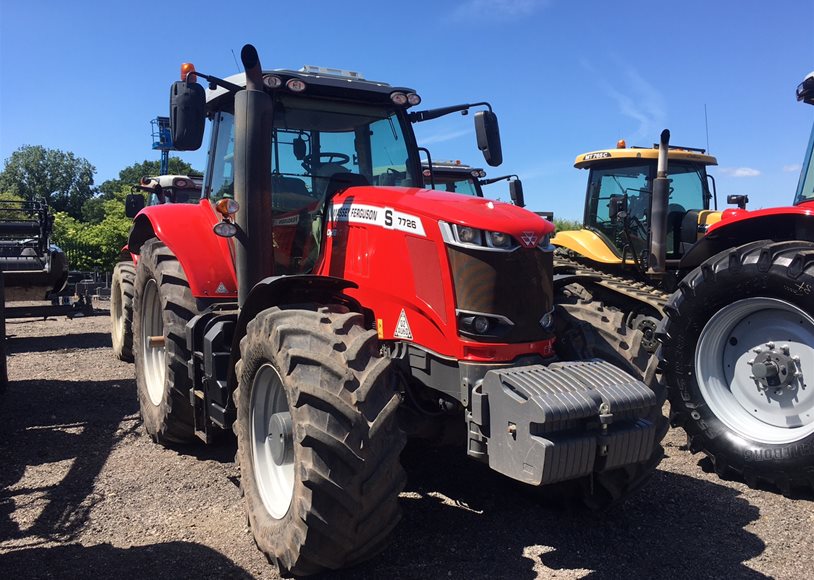 Massey Ferguson 7726EFDV Tractor